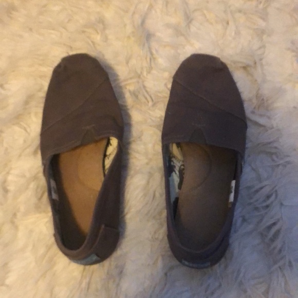 Women’s toms - Picture 3 of 5